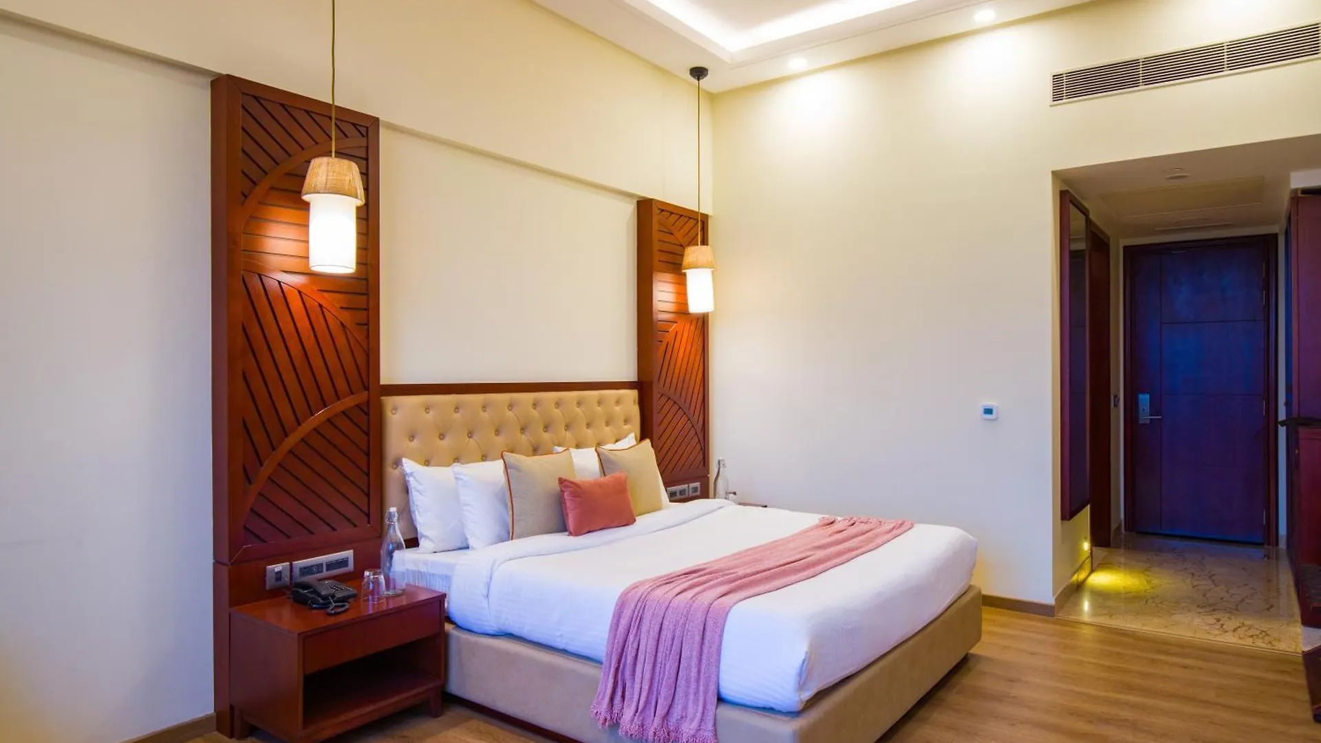 **** Hotel Eternal Oasis By Alaya Stays, Golf Course Road Gurgaon Inde