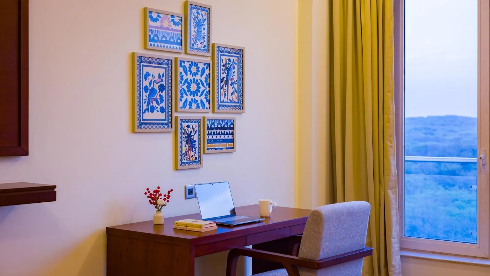 Hotel Eternal Oasis By Alaya Stays, Golf Course Road Gurgaon